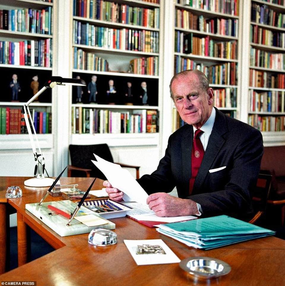 Prince_Philip_in_his_library